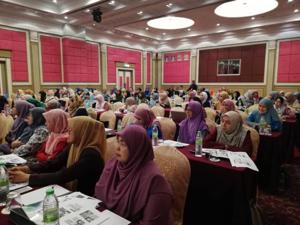 SEMINAR WANITA PROFESIONAL HIMPUNKAN WANITA BERKERJAYA